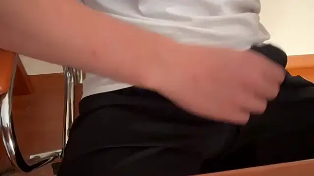 Axeeeeeeeeeeeel online show from October 24, 3:33 pm