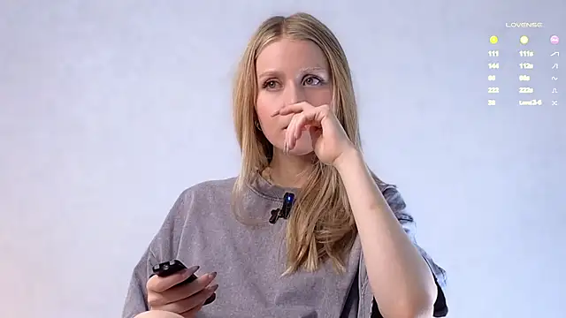 Snapshot of WiloneEsse chatting on March 12, 1:14 am WiloneEsse online show from March 12, 1:14 am