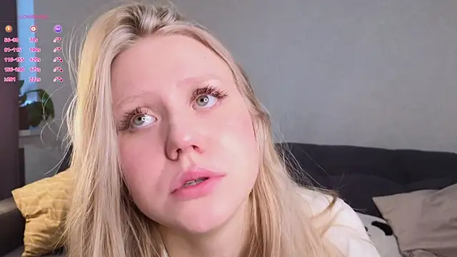 Snapshot of WiloneEsse chatting on February 28, 1:15 am WiloneEsse online show from February 28, 1:15 am