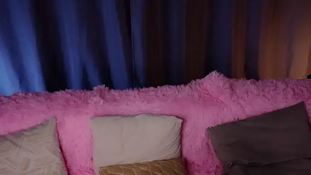 Snapshot of WiloneEsse chatting on March 20, 7:14 am WiloneEsse online show from March 20, 7:14 am