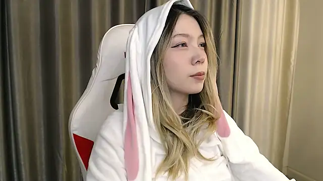 Snapshot of Babby_Rabbit chatting on October 27, 3:02 pm Babby Rabbit online show from October 27, 3:02 pm