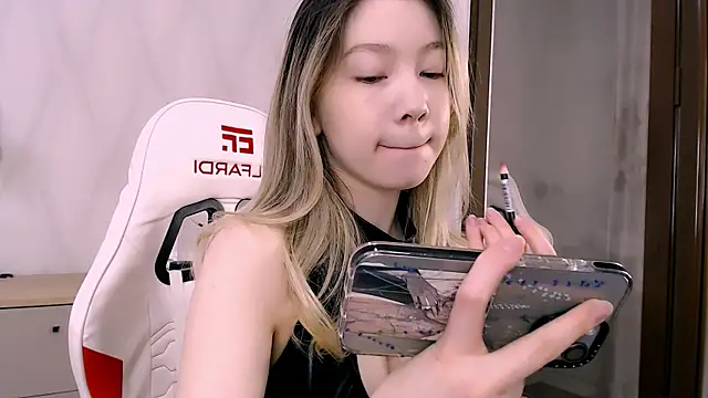 Snapshot of Babby_Rabbit chatting on November 5, 2:31 pm Babby Rabbit online show from November 5, 2:31 pm