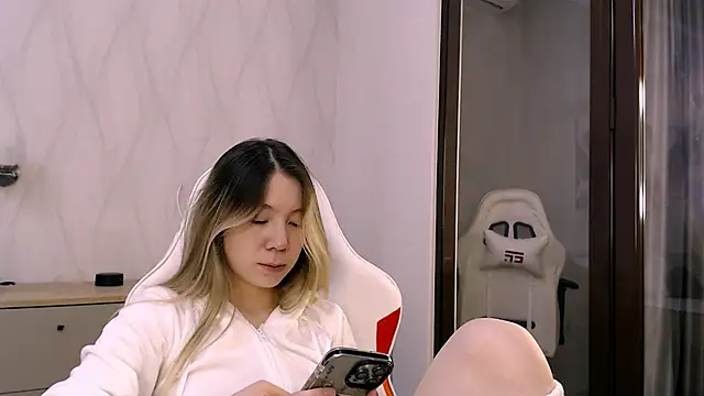 Snapshot of Babby_Rabbit chatting on November 18, 1:03 pm Babby Rabbit online show from November 18, 1:03 pm