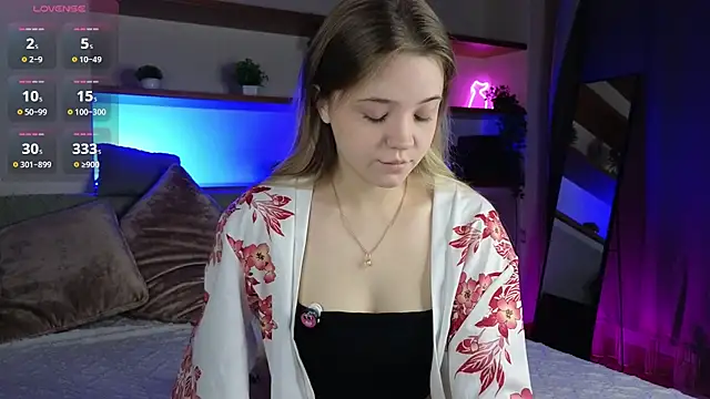 Snapshot of ElvaHilby chatting on February 20, 3:14 pm ElvaHilby online show from February 20, 3:14 pm