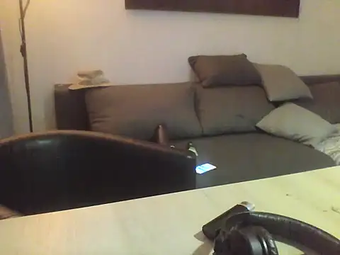 Snapshot of Avamereandmikel chatting on October 16, 11:13 pm Avamereandmikel online show from October 16, 11:13 pm