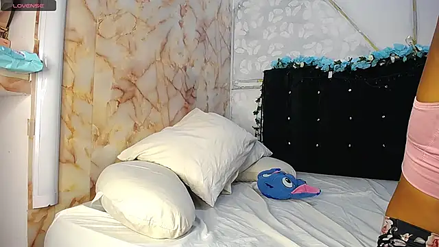 Snapshot of AmandaRobers chatting on November 19, 12:54 am AmandaRobers online show from November 19, 12:54 am