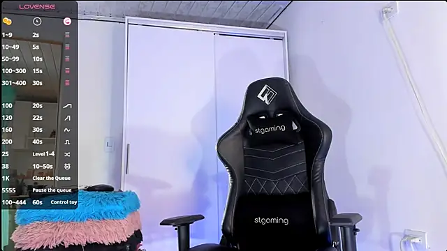 Dulce smith 1 online show from February 7, 9:01 pm