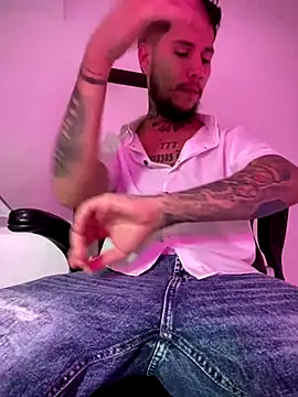 Junihn0 online show from October 5, 9:05 pm