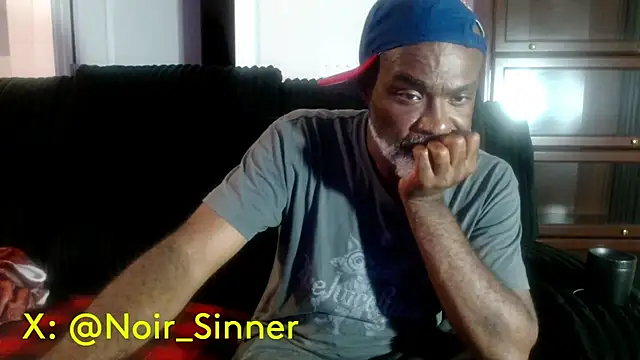 Snapshot of sinnernoir chatting on July 6, 4:52 am sinnernoir online show from July 6, 4:52 am