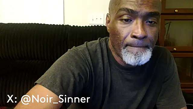 Snapshot of sinnernoir chatting on June 3, 3:07 am sinnernoir online show from June 3, 3:07 am