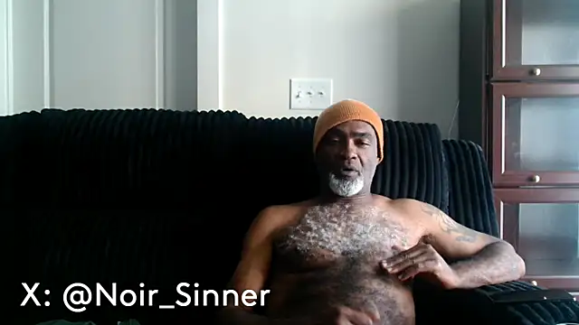Snapshot of sinnernoir chatting on June 4, 3:17 pm sinnernoir online show from June 4, 3:17 pm