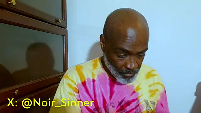 sinnernoir online show from May 19, 1:21 am
