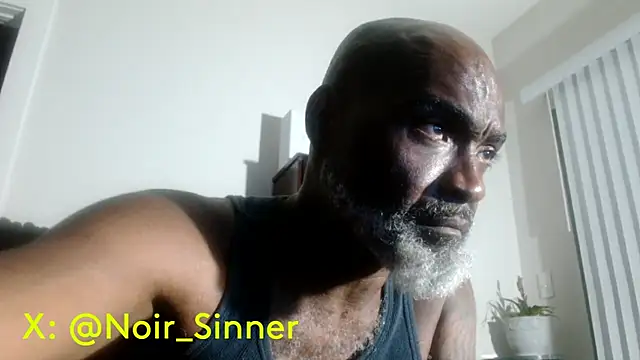 Snapshot of sinnernoir chatting on July 9, 2:23 am sinnernoir online show from July 9, 2:23 am