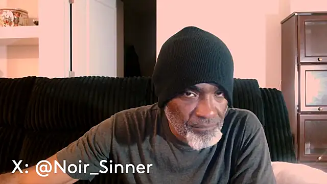 Snapshot of sinnernoir chatting on June 17, 4:01 am sinnernoir online show from June 17, 4:01 am