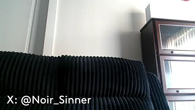 Snapshot of sinnernoir chatting on June 2, 2:06 pm sinnernoir online show from June 2, 2:06 pm