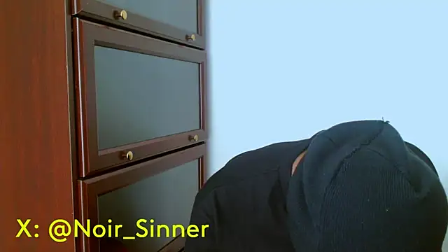 sinnernoir online show from May 22, 2:48 pm