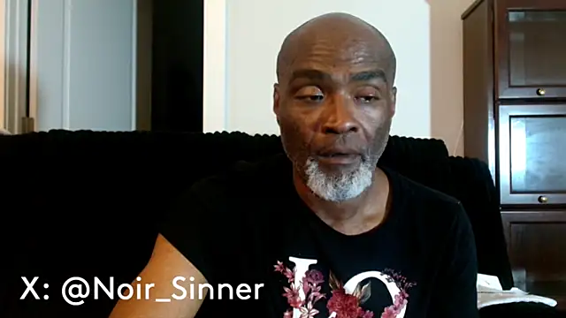 Snapshot of sinnernoir chatting on June 5, 3:22 am sinnernoir online show from June 5, 3:22 am