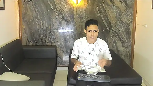 Duodreamhot online show from January 18, 4:37 am