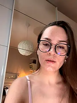 Lilly Soulmate online show from November 28, 1:22 pm