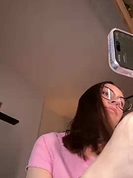 Lilly Soulmate online show from February 9, 4:10 am