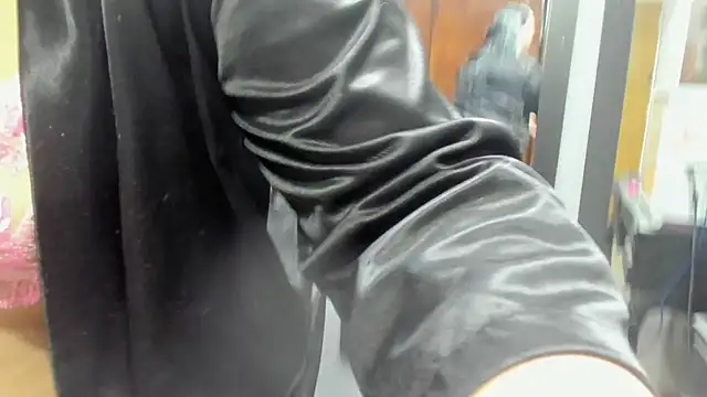 PENELOPELEWISs online show from March 11, 3:33 am