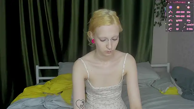 Snapshot of Lexy-Woorhez chatting on June 10, 4:08 pm Lexy-Woorhez online show from June 10, 4:08 pm