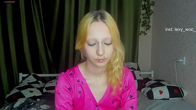 Lexy-Woorhez online show from April 14, 8:47 pm