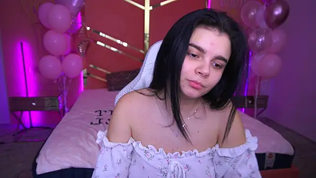 Snapshot of ShinyShyy chatting on February 17, 4:50 pm ShinyShyy online show from February 17, 4:50 pm