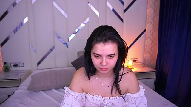 Snapshot of ShinyShyy chatting on March 17, 5:38 pm ShinyShyy online show from March 17, 5:38 pm