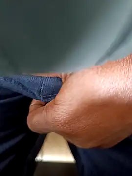 Snapshot of Kakabiraji chatting on December 15, 6:19 am Kakabiraji online show from December 15, 6:19 am