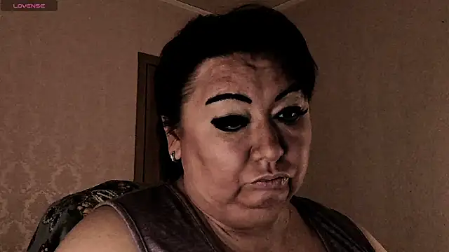 SexxyDreams1 online show from February 16, 6:45 am