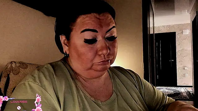 SexxyDreams1 online show from October 2, 5:55 am