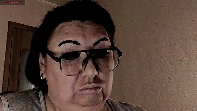 SexxyDreams1 online show from April 4, 2:07 am