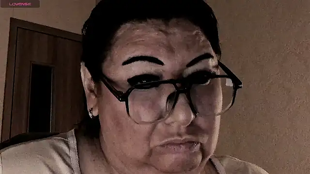 SexxyDreams1 online show from April 14, 12:59 am