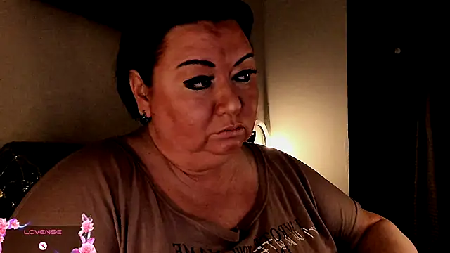 SexxyDreams1 online show from September 14, 5:30 am