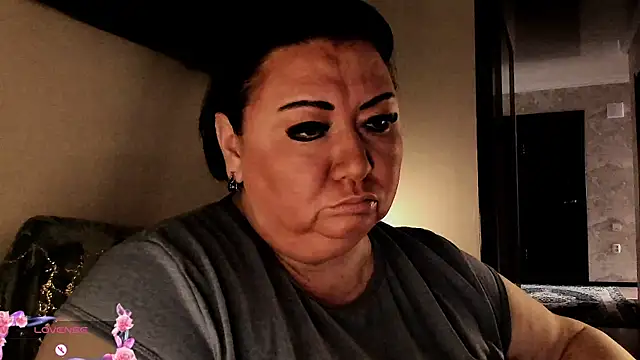 SexxyDreams1 online show from September 19, 5:00 am