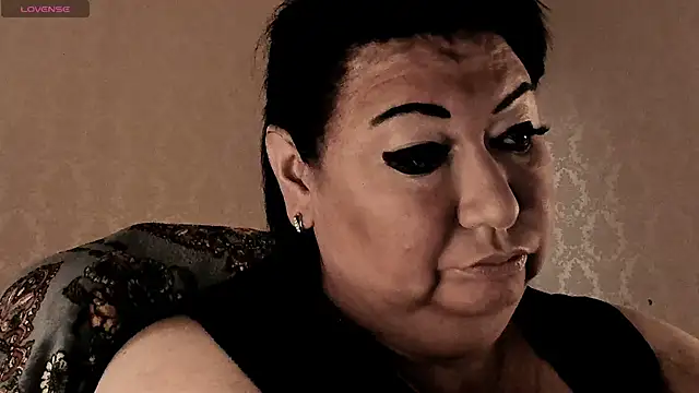 Snapshot of SexxyDreams1 chatting on May 6, 4:05 am SexxyDreams1 online show from May 6, 4:05 am