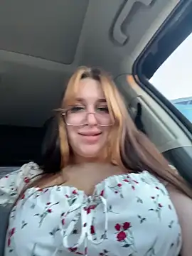 Snapshot of VikiDemi chatting on February 24, 2:29 pm VikiDemi online show from February 24, 2:29 pm