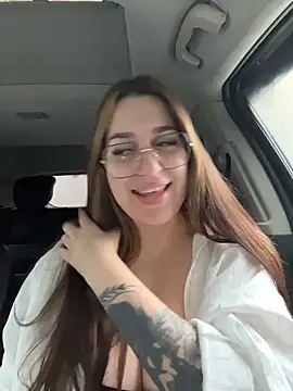 Snapshot of VikiDemi chatting on March 4, 6:21 am VikiDemi online show from March 4, 6:21 am