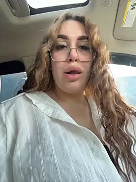 Snapshot of VikiDemi chatting on February 25, 11:32 am VikiDemi online show from February 25, 11:32 am