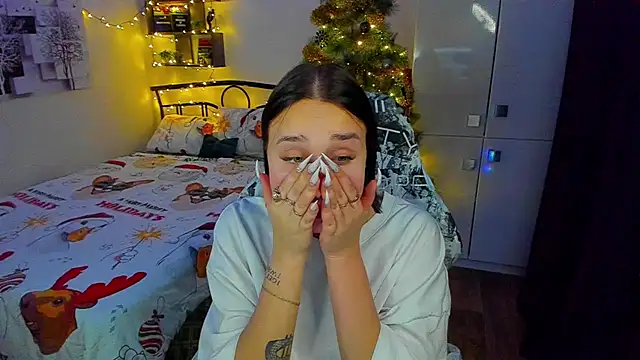 LinaTruly online show from December 17, 10:48 pm