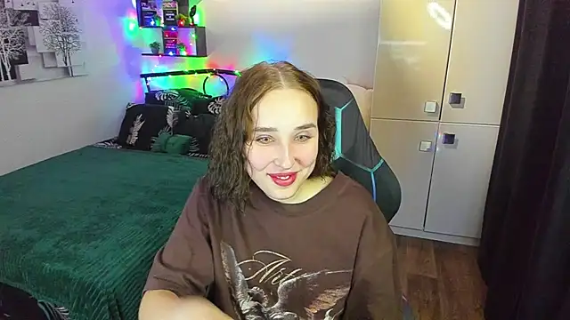 LinaTruly online show from February 5, 9:43 pm