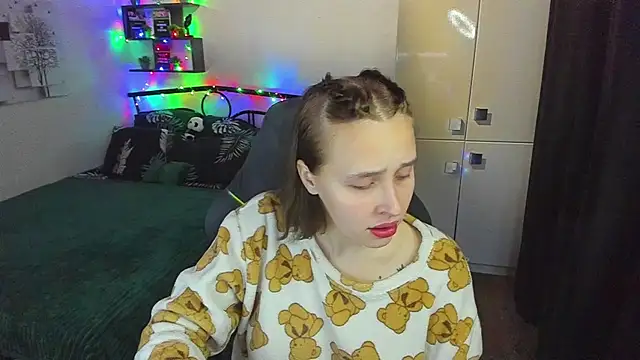 LinaTruly online show from February 16, 9:45 pm