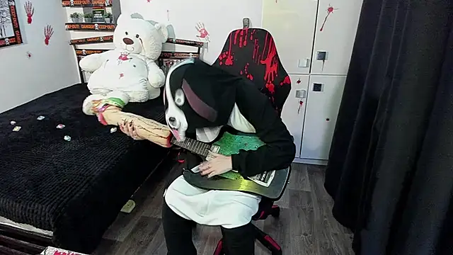 Snapshot of LinaTruly chatting on October 31, 9:54 pm LinaTruly online show from October 31, 9:54 pm