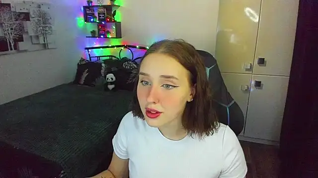 LinaTruly online show from March 3, 10:17 pm