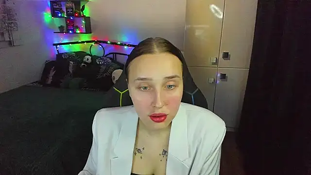 LinaTruly online show from February 9, 10:19 pm