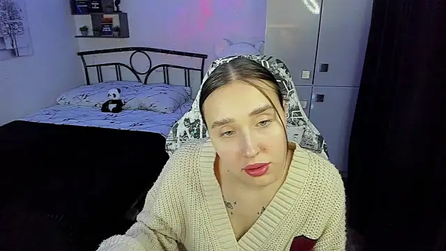 Snapshot of LinaTruly chatting on November 10, 9:53 pm LinaTruly online show from November 10, 9:53 pm