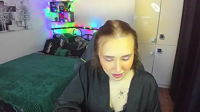 LinaTruly online show from February 7, 10:18 pm