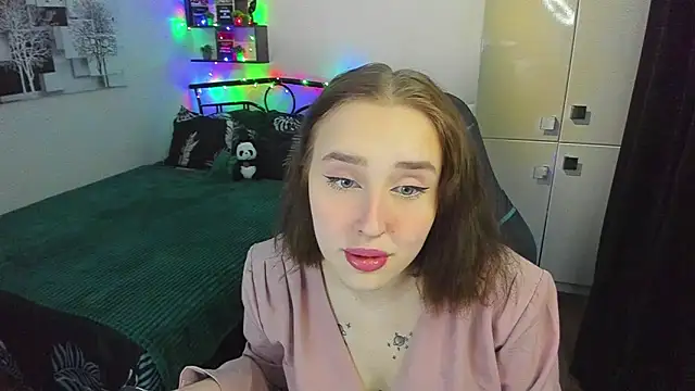 LinaTruly online show from March 7, 10:04 pm