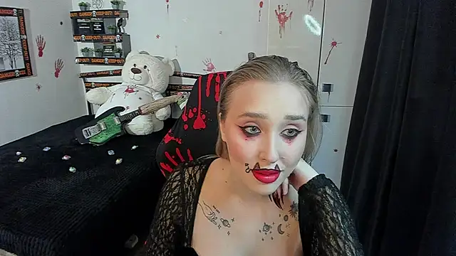 Snapshot of LinaTruly chatting on October 27, 10:22 pm LinaTruly online show from October 27, 10:22 pm